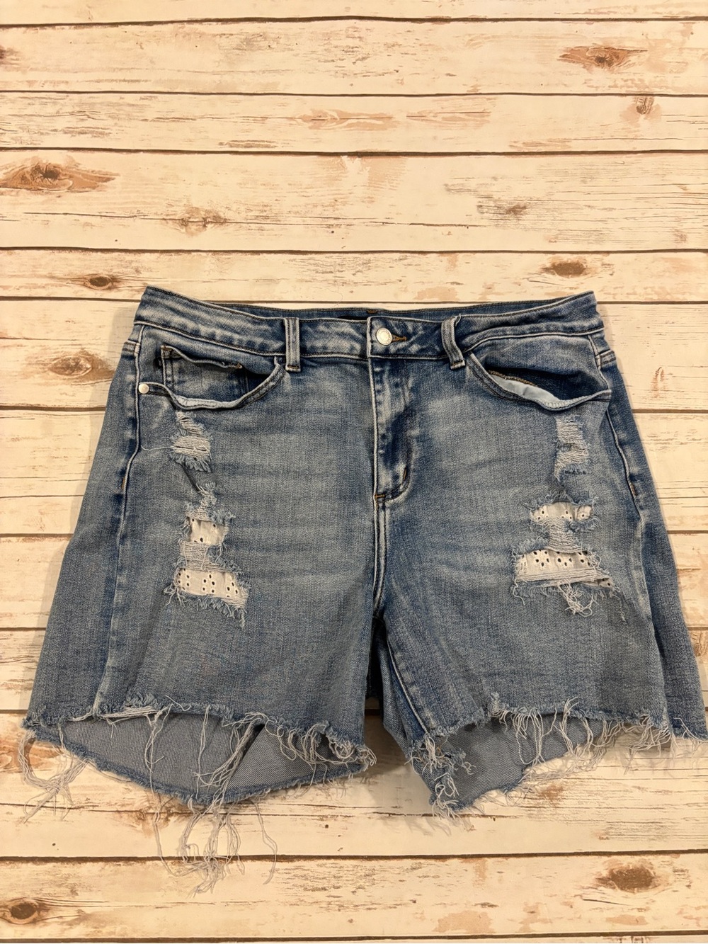 Judy Blue White Eyelet Lace Patch Destroyed Blue Denim Shorts JB150042 Size 2XL